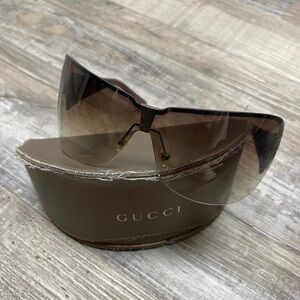 Gucci Brown Gradient Sunglasses Sleek Design vintage butterfly women’s